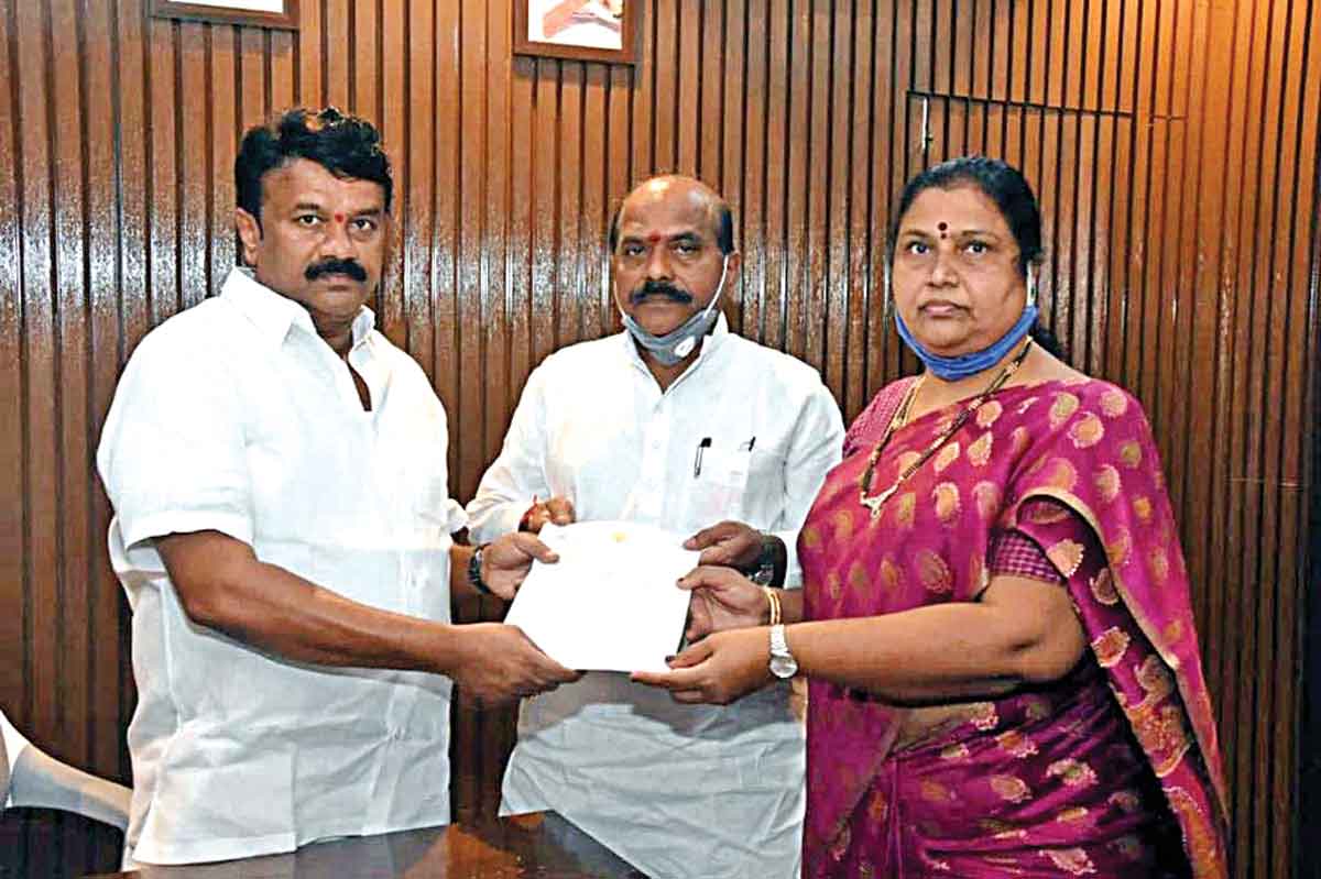 పాఠశాలల అభివృద్ధికి పెద్దపీట