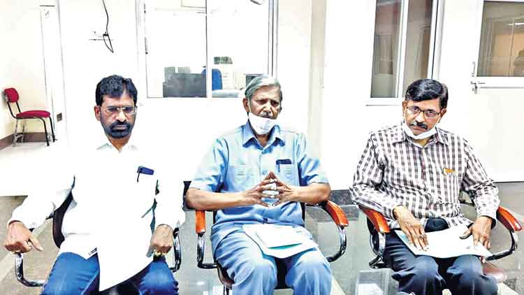 రైల్వేల ప్రైవేటీకరణ ఆపాలి