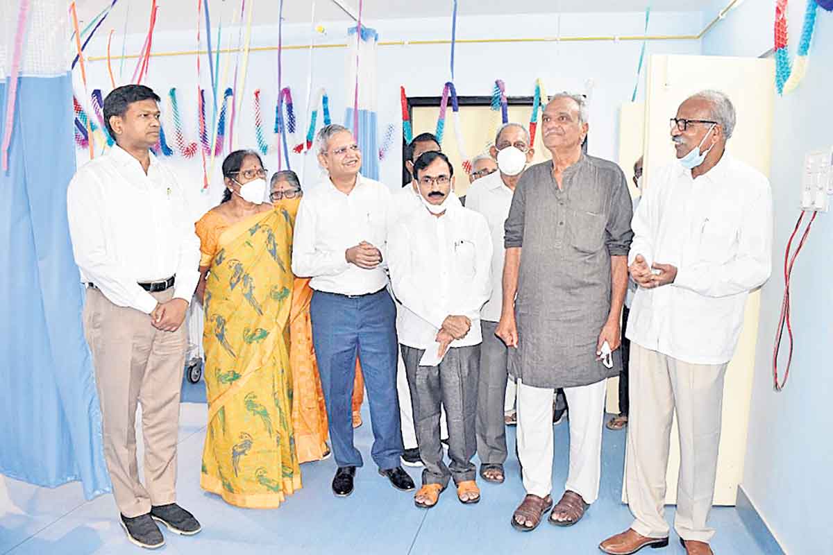 సీఆర్‌ ఫౌండేషన్‌ సేవలు అభినందనీయం