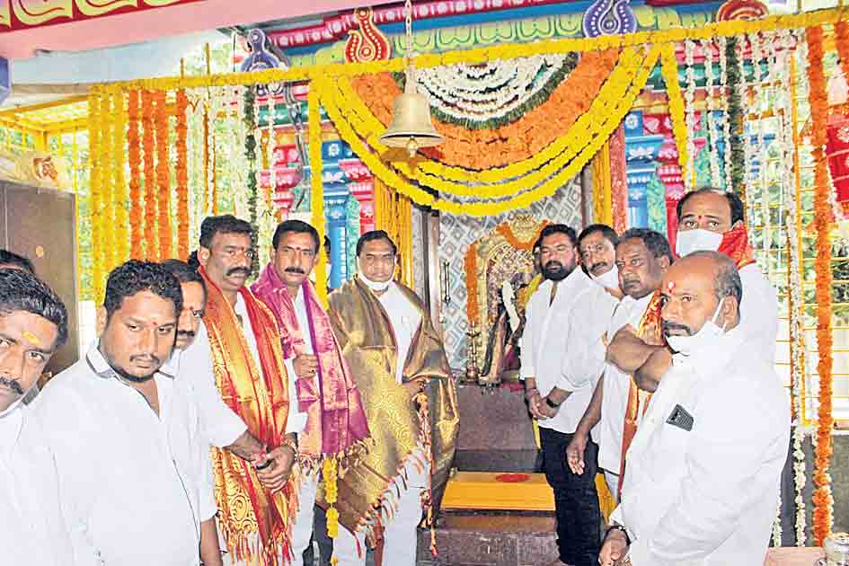 ఆధ్యాత్మిక చింతన అలవర్చుకోవాలి