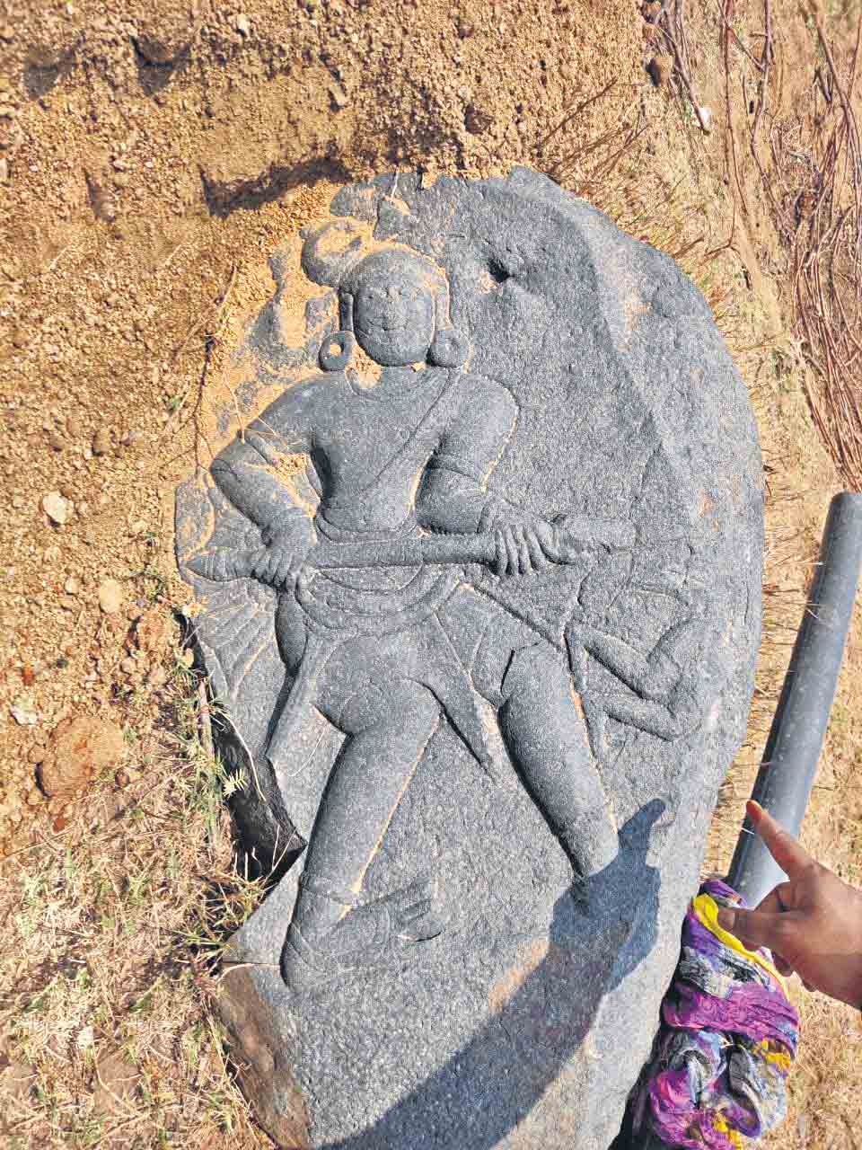 చరిత్ర ఘనం సాక్షాలు సజీవం