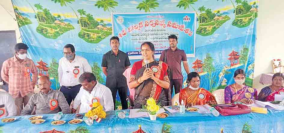 మహిళలు ఆర్థికాభివృద్ధి సాధించాలి