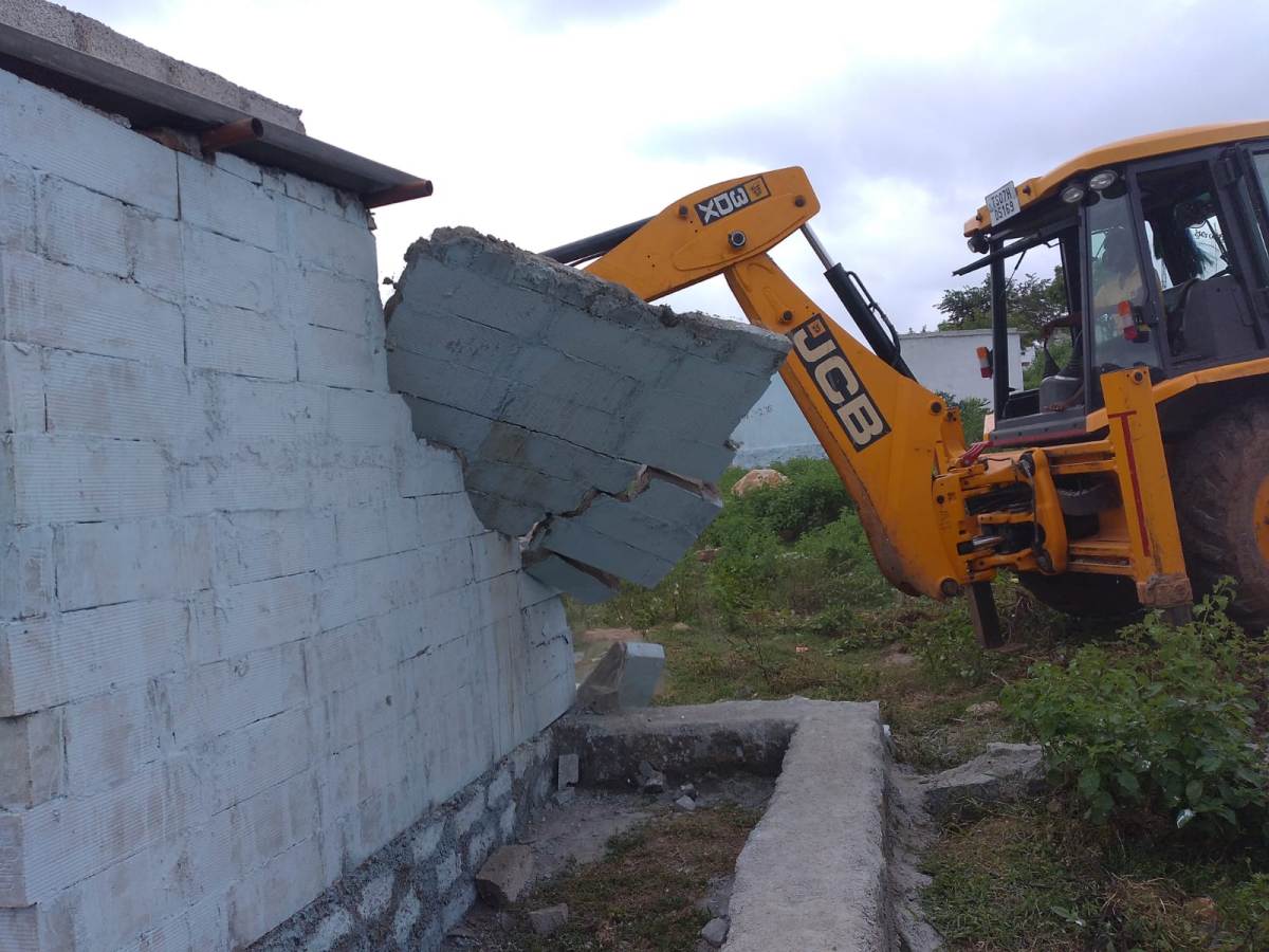 Hyderabad | అక్రమ నిర్మాణాలు కూల్చివేత‌