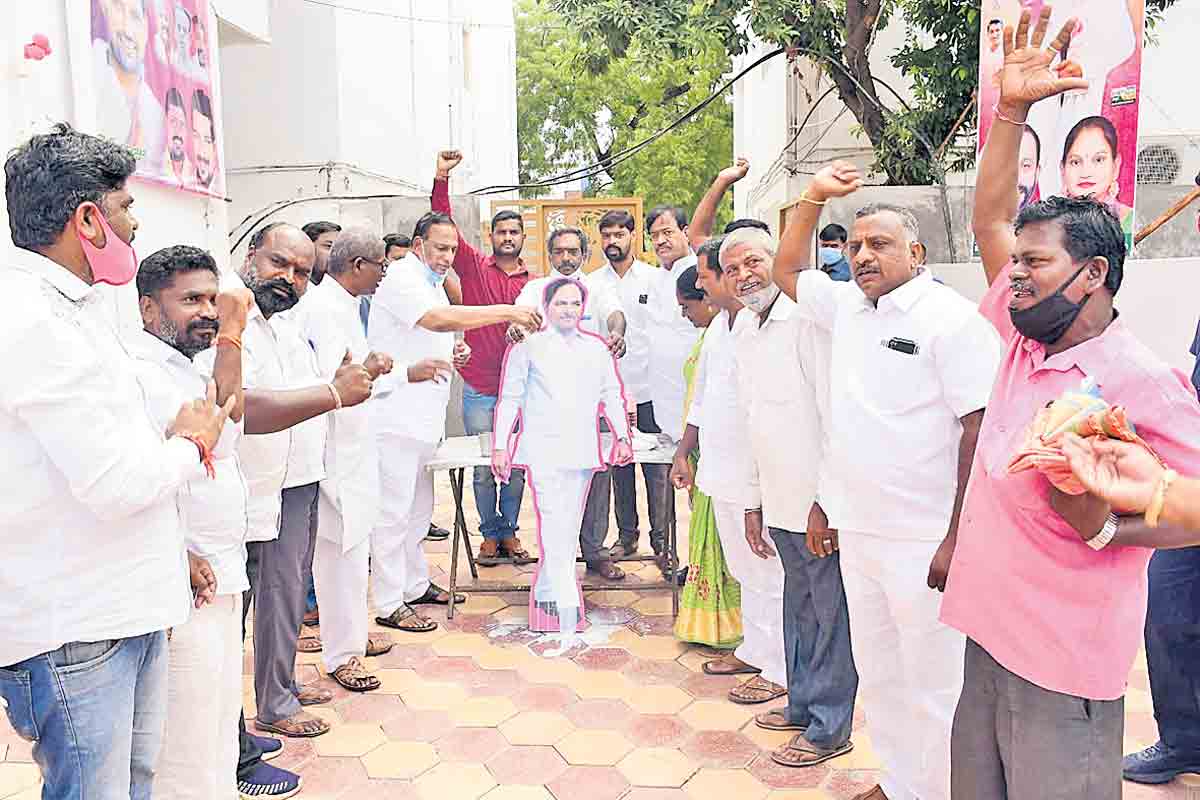 సీఎం నిర్ణయంపై రజక సంఘం నేతల హర్షం