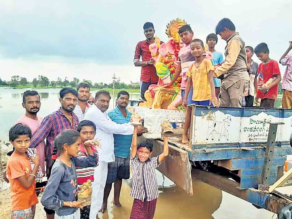 వినాయకా.. వీడ్కోలికా..!