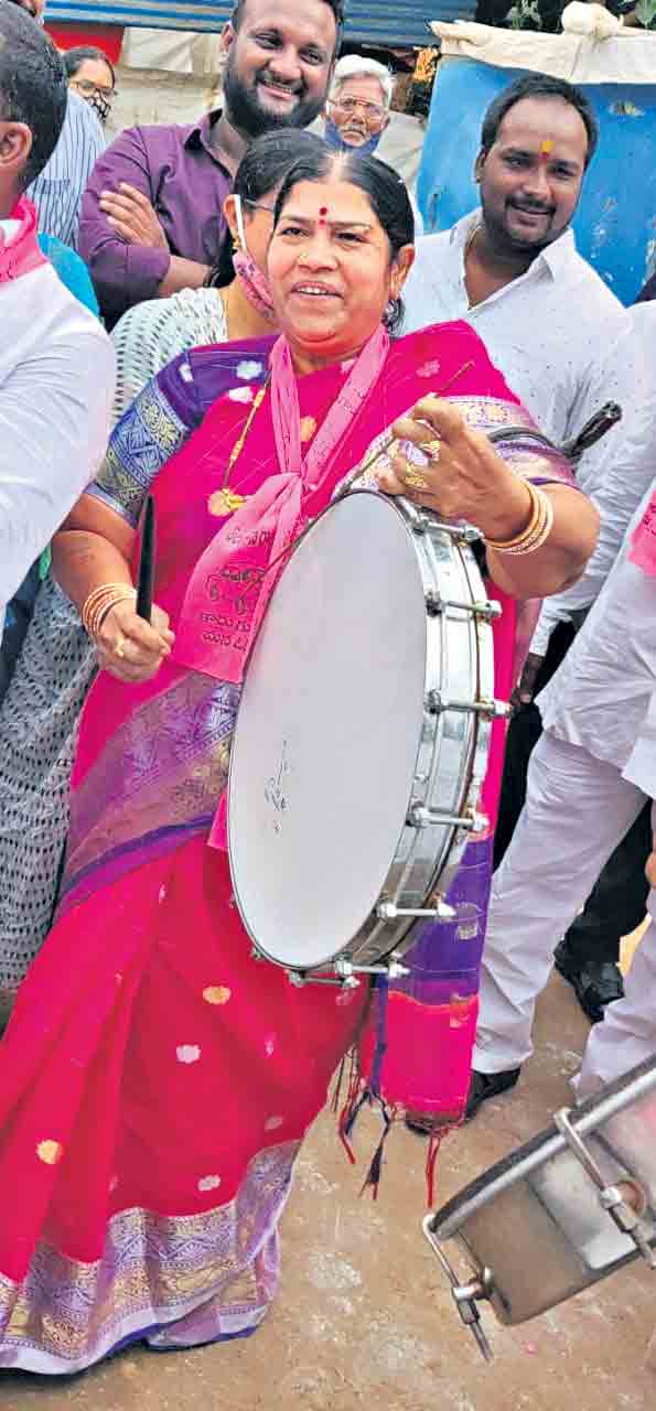 గుబాళించిన గులాబీ