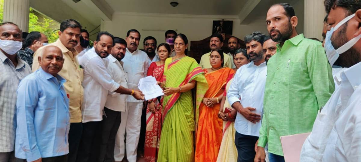 Trs party | పార్టీ నిర్మాణంపై దృష్టి పెట్టండి : మంత్రి సబితా ఇంద్రారెడ్డి