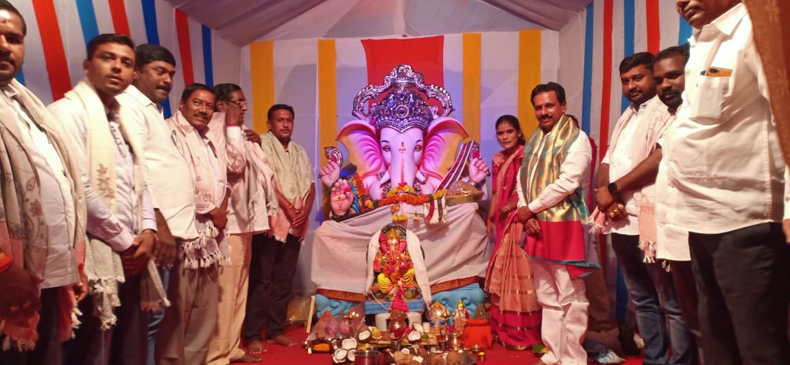 Devarakonda: విఘ్నాలు తొలగాలి.. కార్యాలు సిద్ధించాలి: ఎమ్మెల్యే రవీంద్ర కుమార్