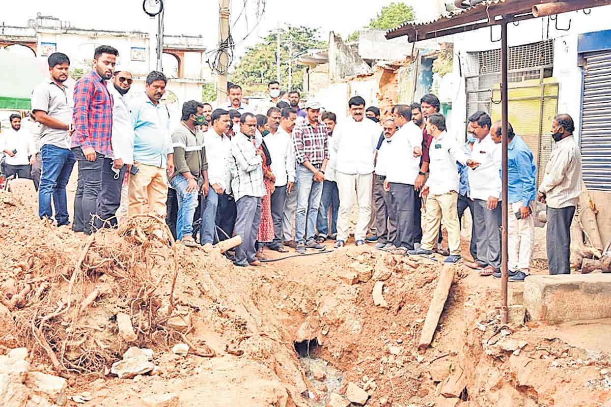 ప్రజా సమస్యల పరిష్కారానికి కృషి