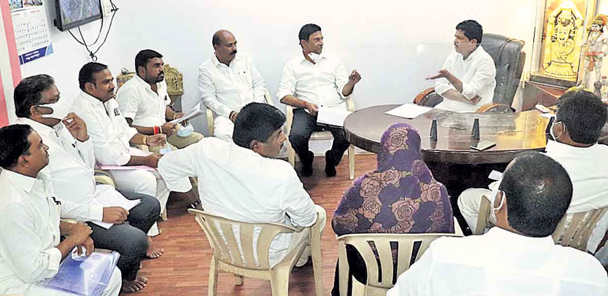 కార్యకర్తలే పార్టీకి వెన్నెముక..