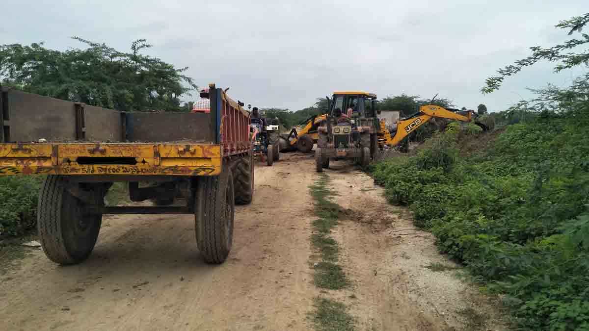 కట్టలు తెంచుకున్న అక్రమం