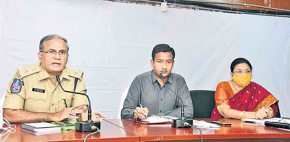 మట్టి గణపతులను ప్రతిష్ఠించాలి