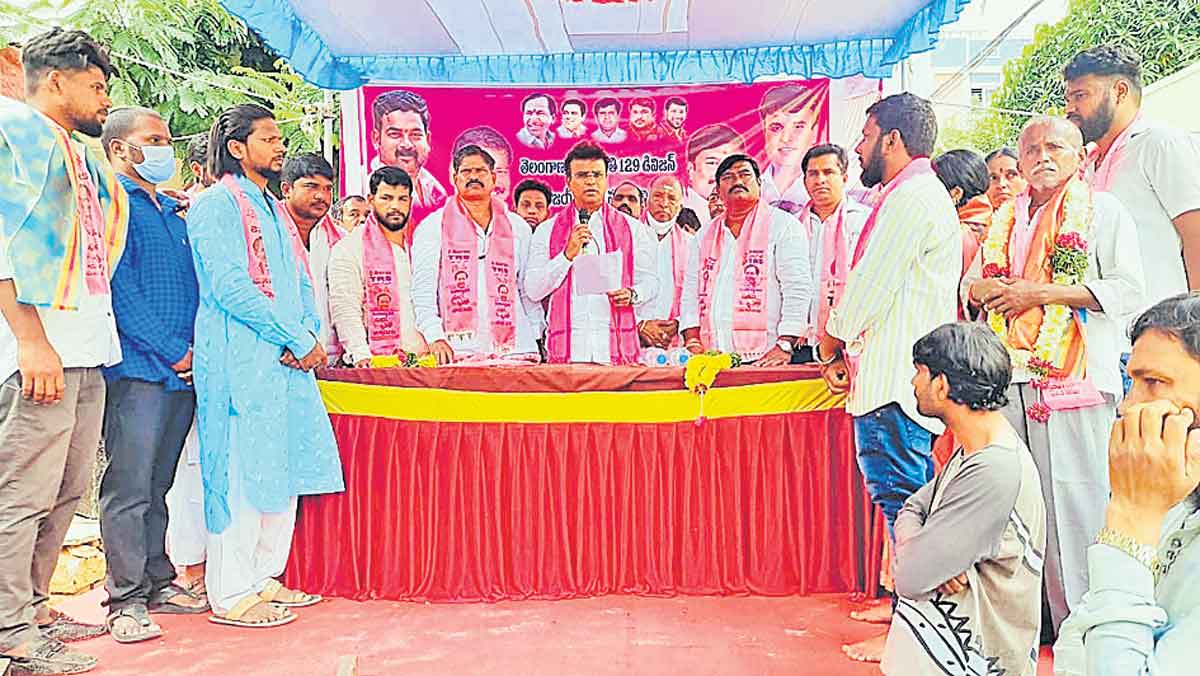 కార్యకర్తలను కాపాడుకుంటాం..