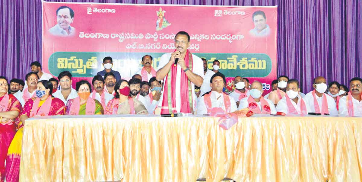 సంక్షేమ పథకాలను ప్రజల్లోకి తీసుకెళ్లాలి