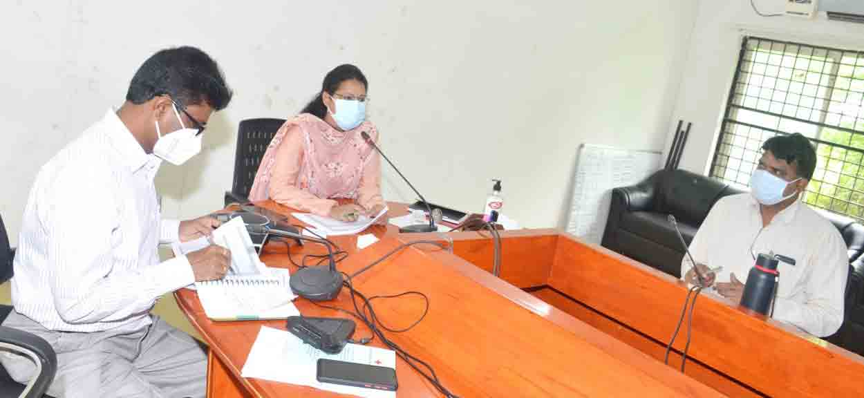 Vikarabad : అధికారులు ఊరూరు తిరగాల్సిందే.. జిల్లా కలెక్టర్ నిఖిల