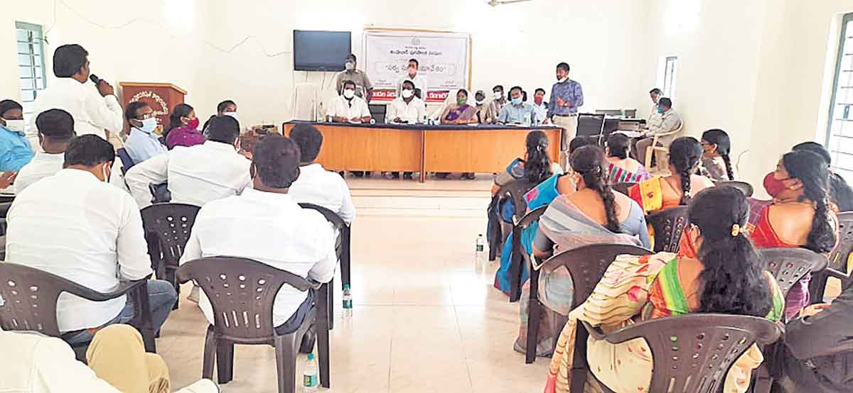 సమన్వయంతో పనిచేయాలి