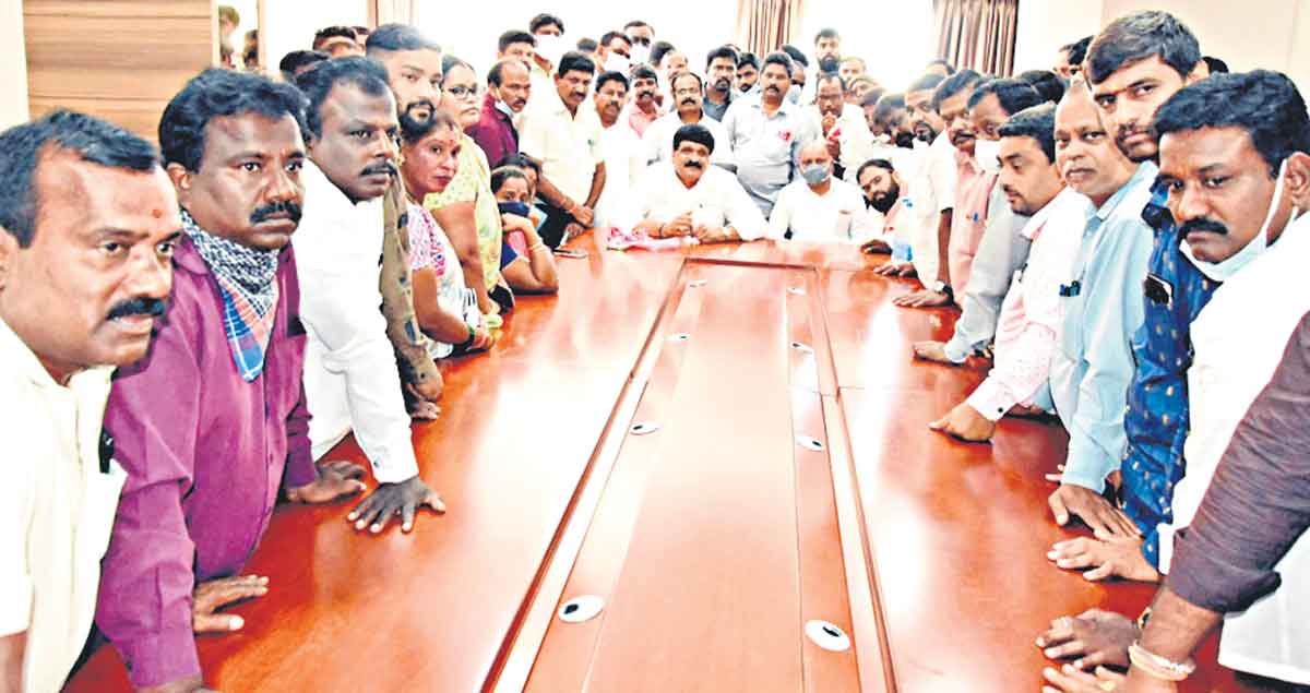 ప్రజలకు మౌలిక సదుపాయాలు కల్పిస్తాం