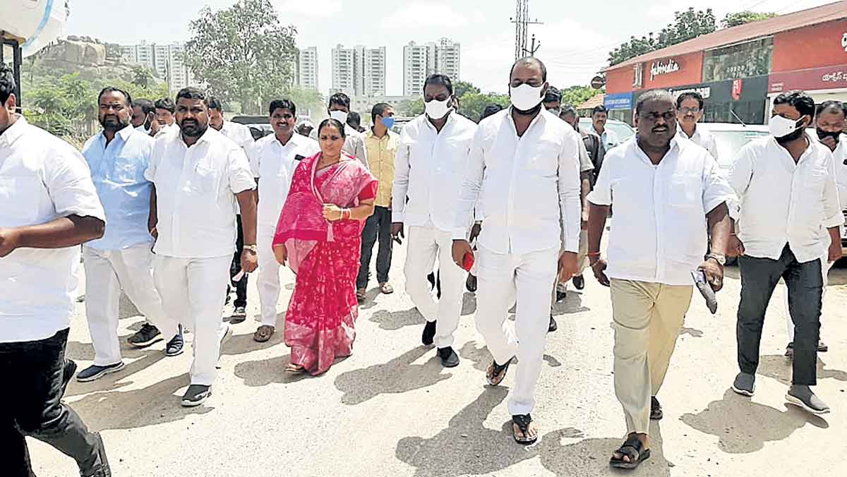 నిధులున్నా.. ఆలస్యమెందుకు..?