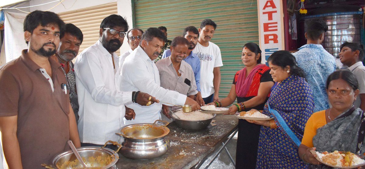 vinayaka navaratri | వినాయక నవరాత్రి ఉత్సవాల్లో ఎమ్మెల్యే ముఠా గోపాల్‌