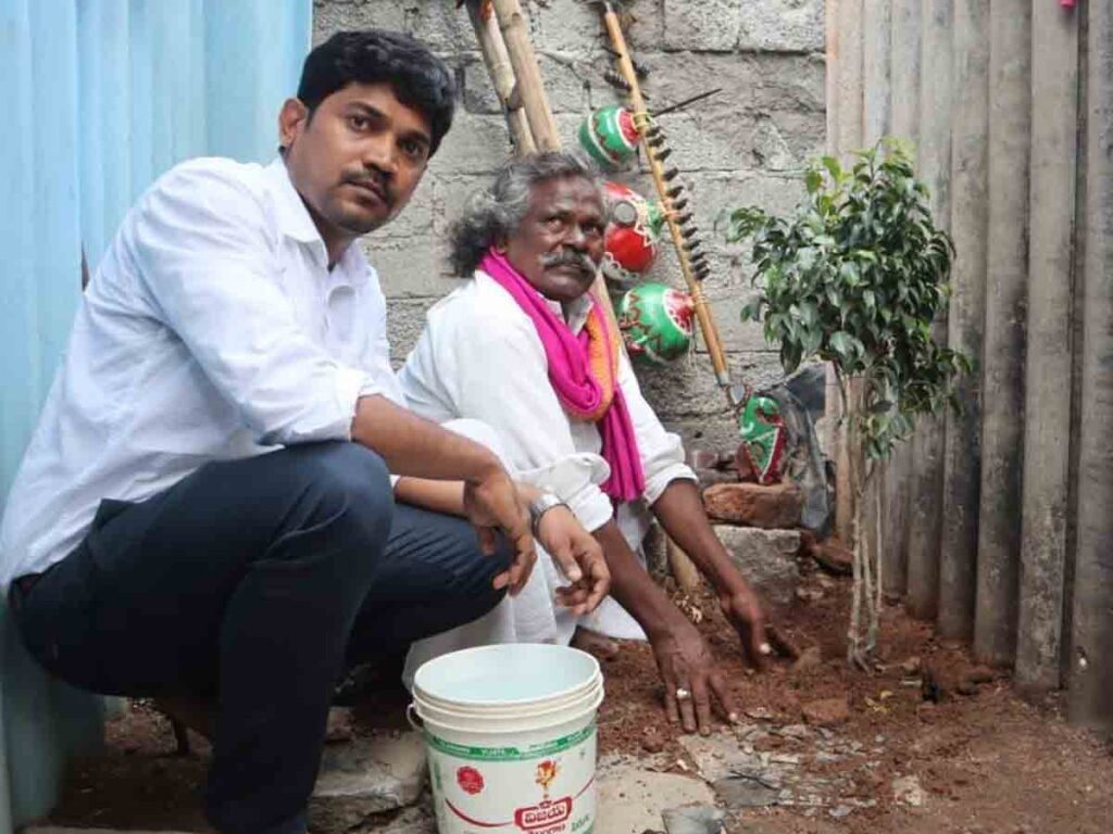 Mogilaiah | గ్రీన్ చాలెంజ్‌లో పాల్గొని మొక్కలు నాటిన భీమ్లా నాయక్ సింగర్ మొగులయ్య