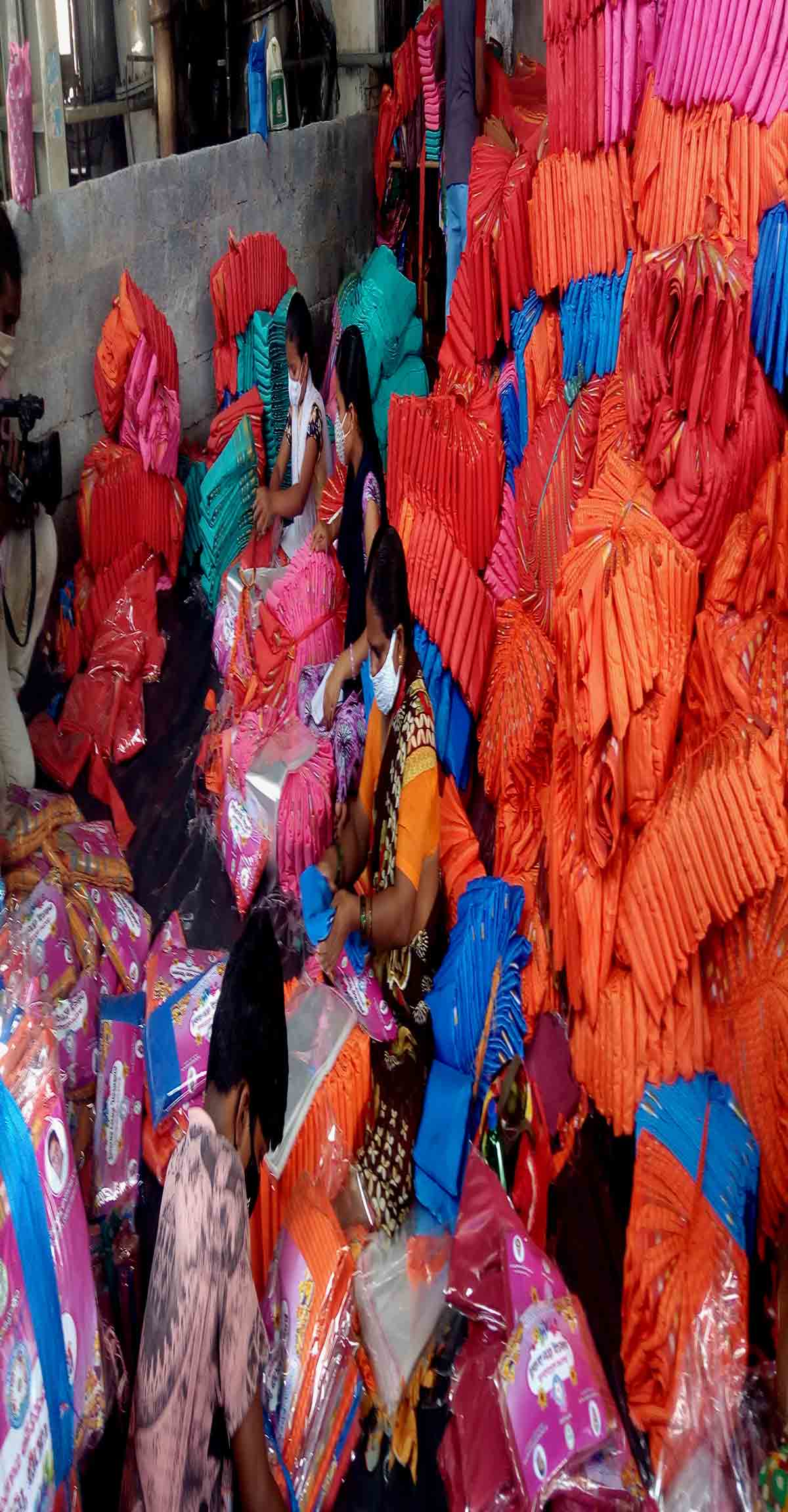 నచ్చే రంగులు.. మెచ్చే డిజైన్లు