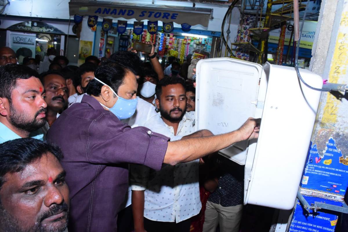 Hyderabad | యూసుఫ్‌గూడలో సెంట్రల్‌ స్ట్రీట్‌ లైటింగ్ : ప్రారంభించిన ఎమ్మెల్యే గోపినాథ్‌