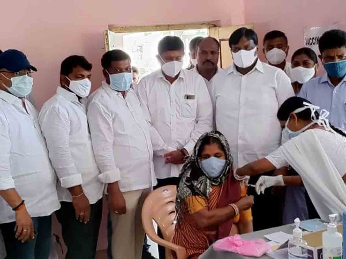 Parigi : ప్రతి ఒక్కరూ వ్యాక్సిన్‌ వేసుకోవాలి.. ఎమ్మెల్యే కొప్పుల మహేశ్‌రెడ్డి