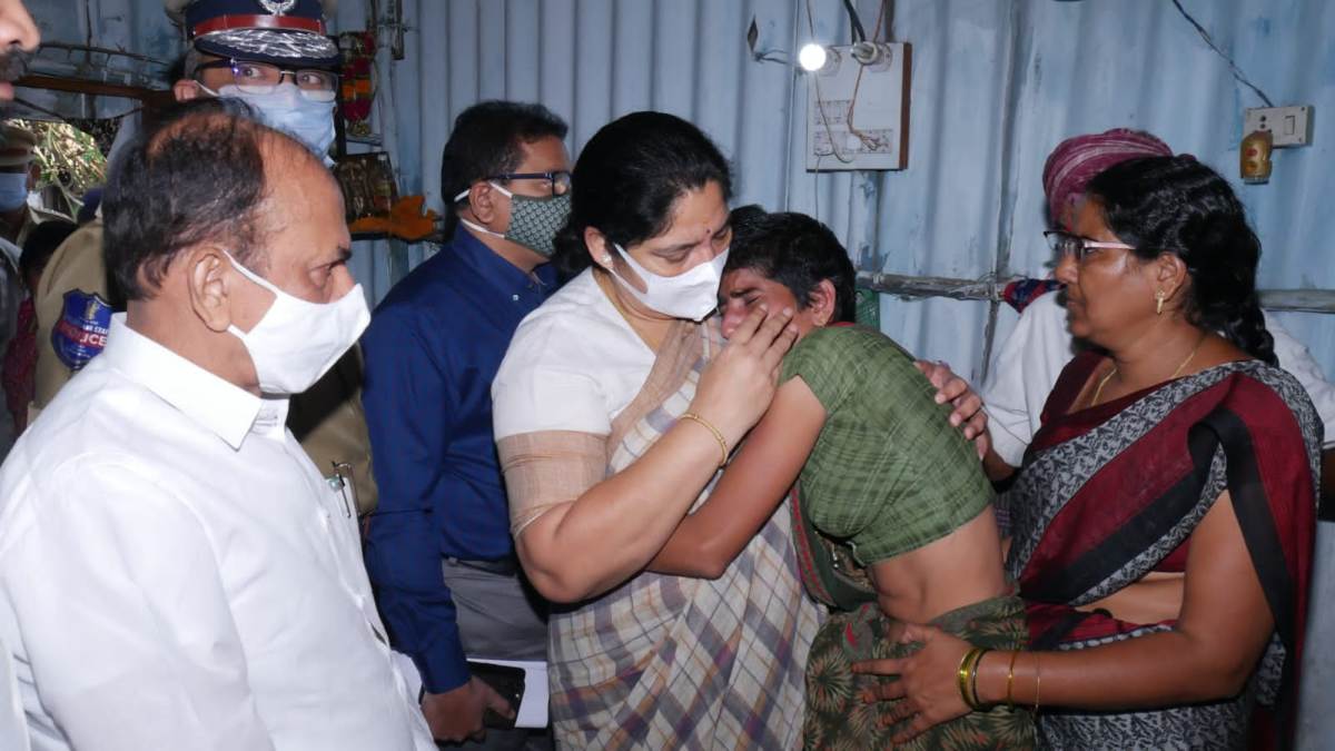 Hyderabad | బాధిత కుటుంబాన్ని పరామర్శించి.. భరోసా కల్పించిన మంత్రులు