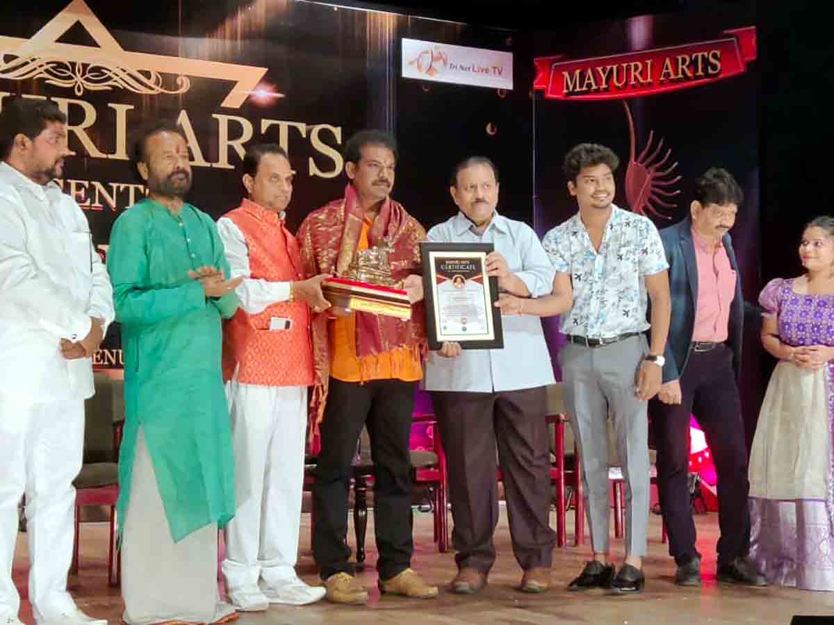 Shankarpally : పురాతన ఆలయాలను వెలుగులోకి తెచ్చిన నరేష్‌కు నంది అవార్డు