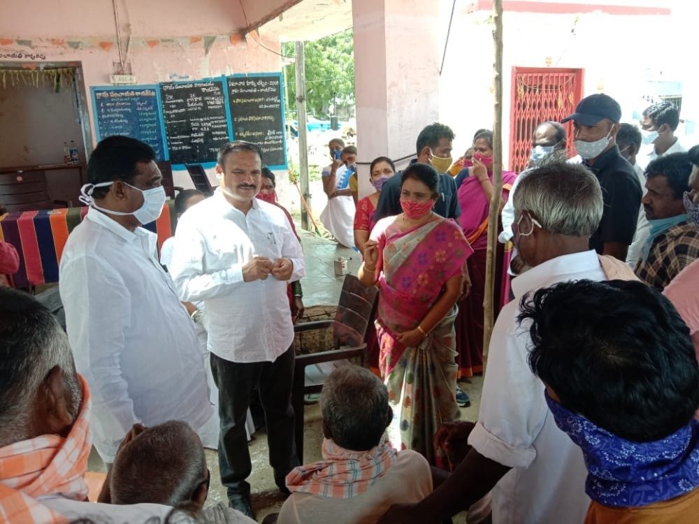 కొత్తకోట: వ్యాక్సినేషన్ కేంద్రాలను సందర్శించిన కలెక్టర్ షేక్‌యాస్మిన్ భాషా