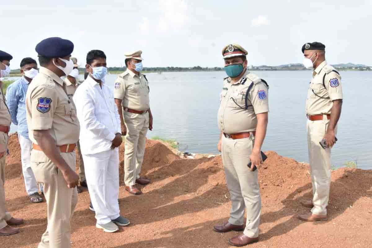 నిమజ్జన వేళ నిరంతర నిఘా