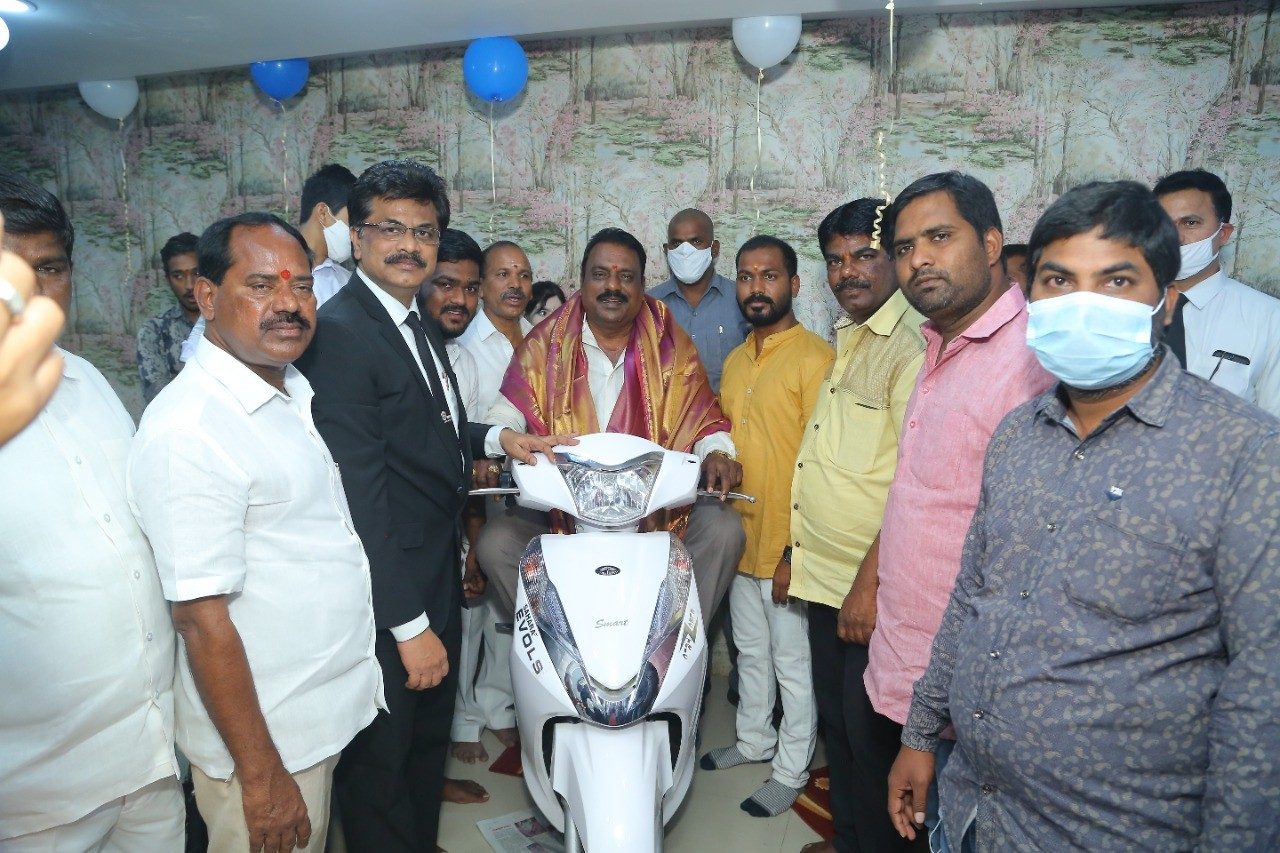 Electric bike | అత్తాపూర్‌లో బ్యాటరీ బైక్‌ షోరూం..  ప్రారంభించిన ఎమ్మెల్యే