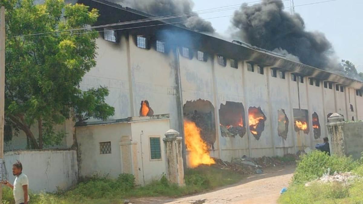 Fire accident | అనుమతుల్లేని గోడౌన్‌లో అగ్నిప్రమాదం.. కోట్ల విలువైన  పెస్టిసైడ్స్​‍ బూడిదపాలు