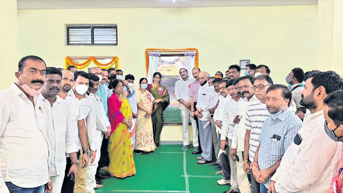 విద్య, వైద్యానికే ప్రథమ ప్రాధాన్యం