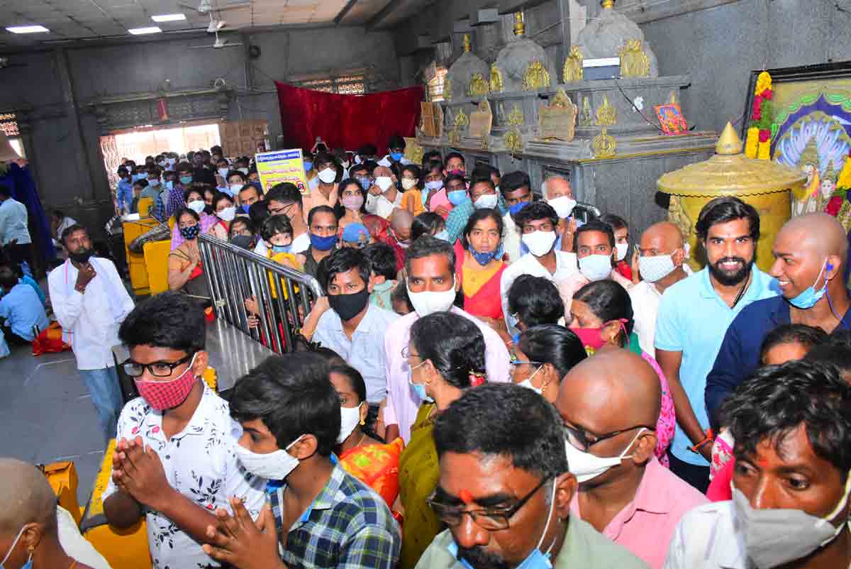 యాదాద్రిలో భక్తజన సందడి