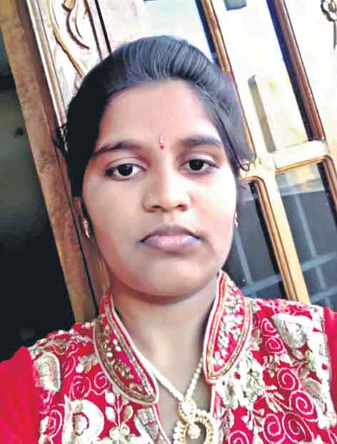 డీఈఈ సెట్‌లో కావ్యకు రెండో ర్యాంకు