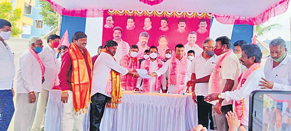 పార్టీ బలోపేతానికి సైనికుల్లా పనిచేయండి