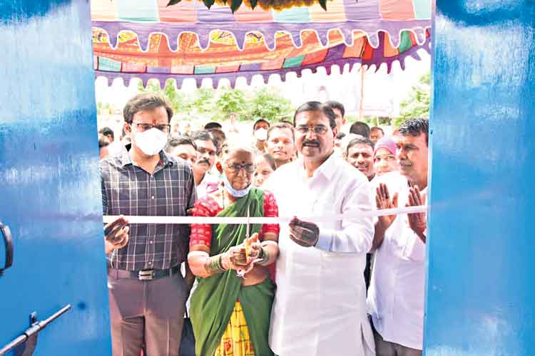 గిరిజనుల అభ్యున్నతే లక్ష్యం