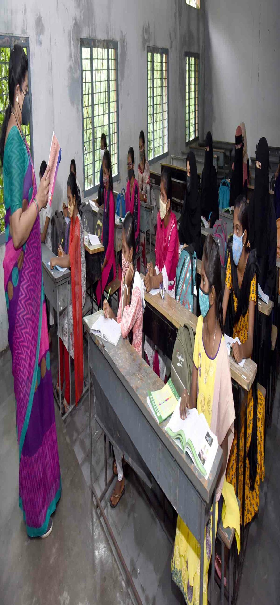 హాజరు 30 శాతం