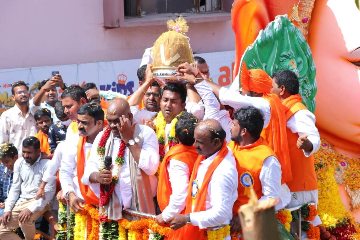 balapur laddu | రికార్డు ధ‌ర ప‌లికిన బాలాపూర్ ల‌డ్డు