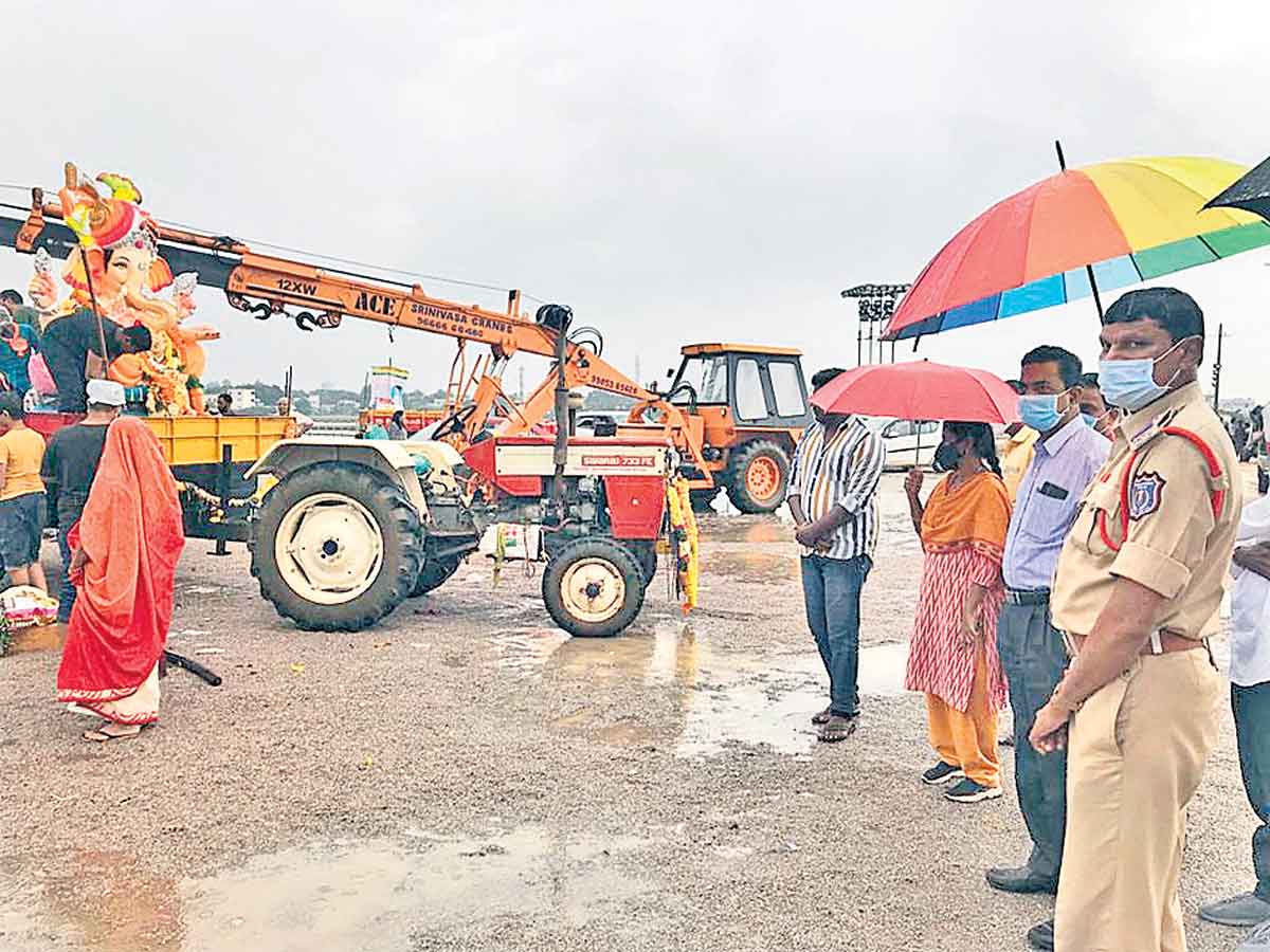 మేడ్చల్‌ జిల్లాలో ఘనంగా శోభాయాత్ర