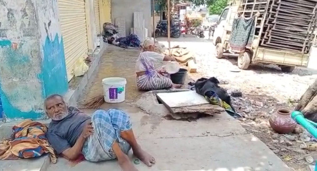 Hyderabad | ఫుట్‌పాత్‌ పైనే పదేండ్లు- పెద్ద మ‌న‌సు చాటుకున్న పోలీసులు