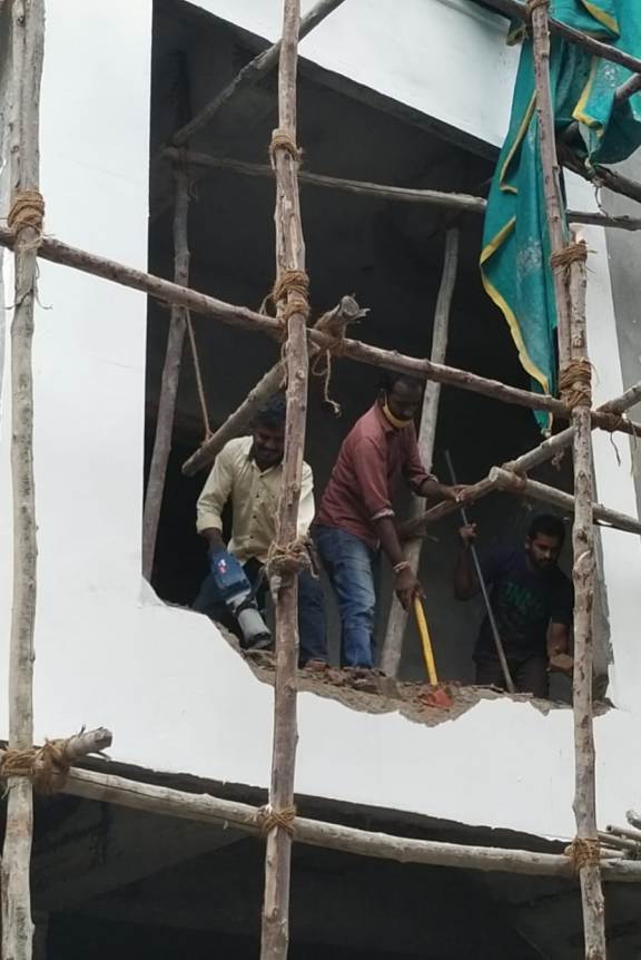 GHMC | అక్రమ నిర్మాణాన్ని కూల్చివేసిన అధికారులు