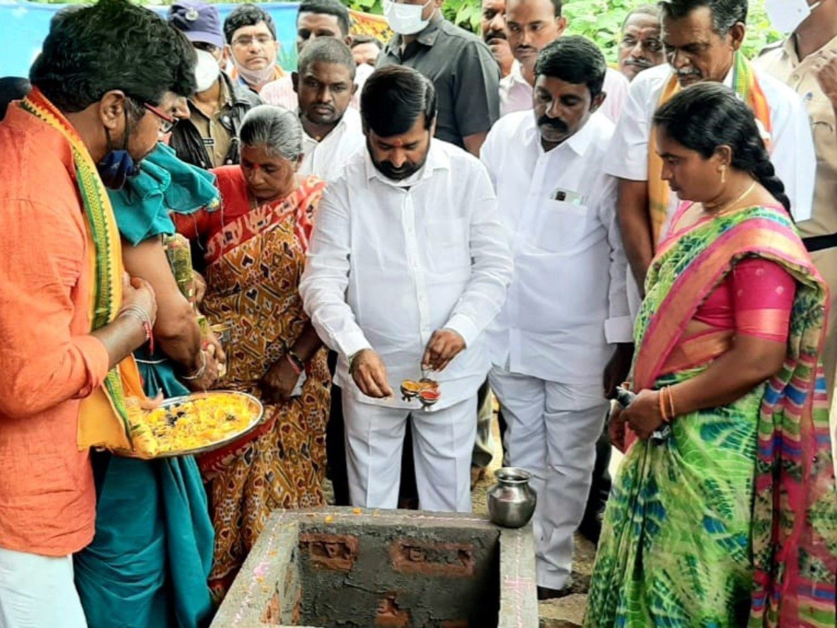 Penpahad: ప్రతి ఒక్కరూ భక్తిభావం పెంపొందించుకోవాలి: మంత్రి జగదీశ్‌రెడ్డి