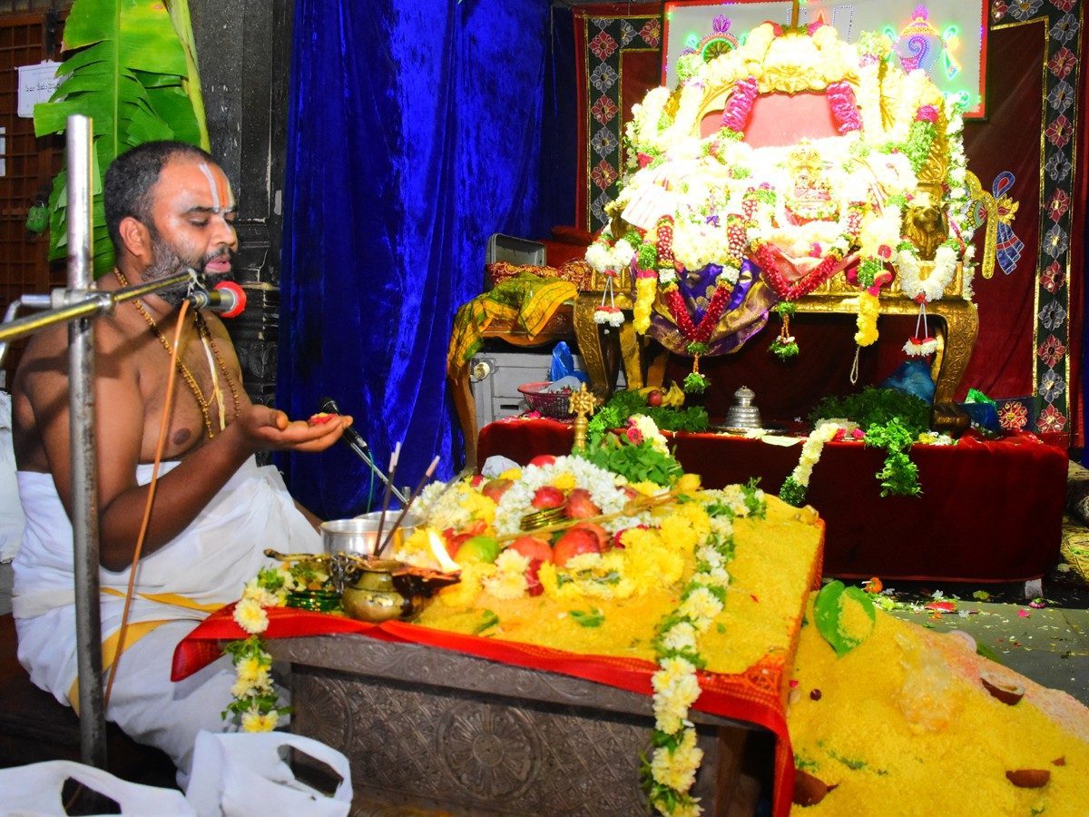 యాదాద్రి: దివ్యమనోహరంగా నిత్యకల్యాణం