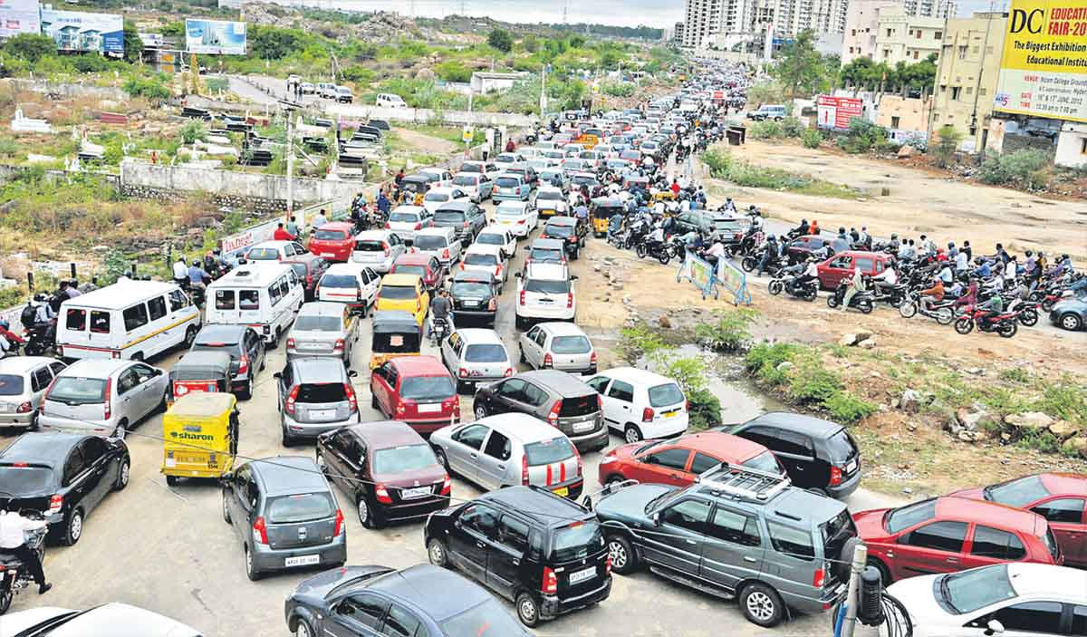 అమ్మో  హైద‌రాబాద్‌లో ఇన్ని బండ్లు ఉన్నాయా? ఢిల్లీ, బెంగ‌ళూరు త‌ర్వాత మ‌న ద‌గ్గ‌రే ఎక్కువ‌