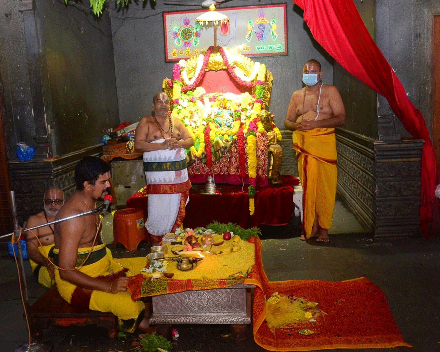 Yadadri: శ్రీవారికి రూ. 8,29,355 ఆదాయం