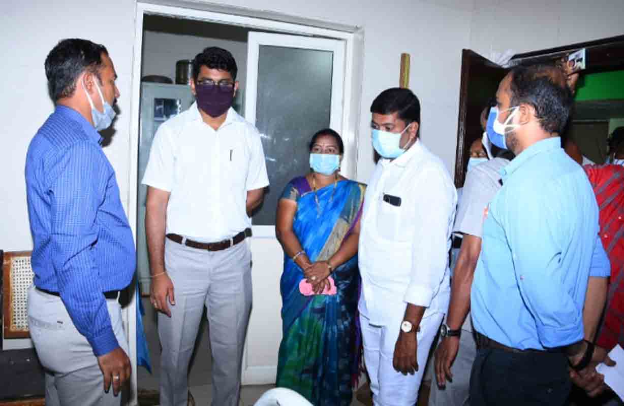 వ్యాక్సినేషన్‌లో వేగం పెరగాలి.. కామారెడ్డి జిల్లా కలెక్టర్