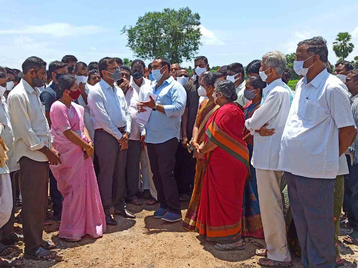 kodad: సమస్యల పరిష్కారానికి కృషి.. ఎమ్మెల్యే మల్లయ్య యాదవ్