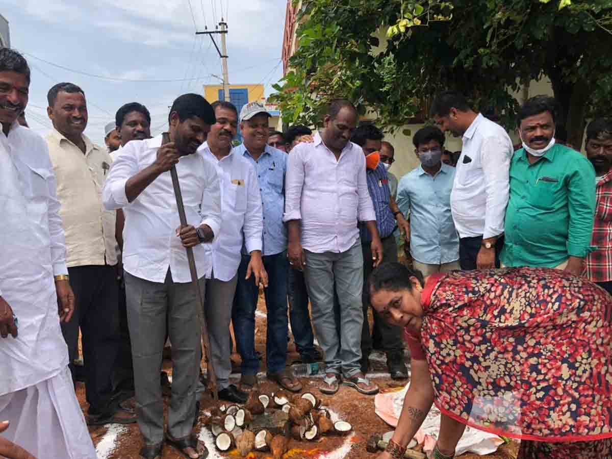 Achampet: పార్టీలకతీతంగా ప్రజలకు సేవలు.. ప్రభుత్వ విప్, ఎమ్మెల్యే గువ్వల బాలరాజు